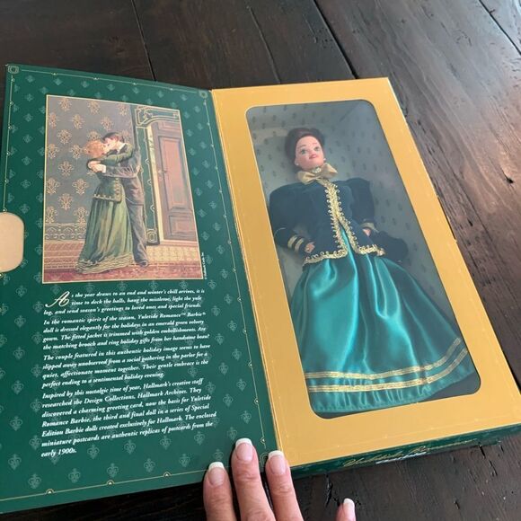 Barbie 1996 Yuletide Romanace - Picture 1 of 6